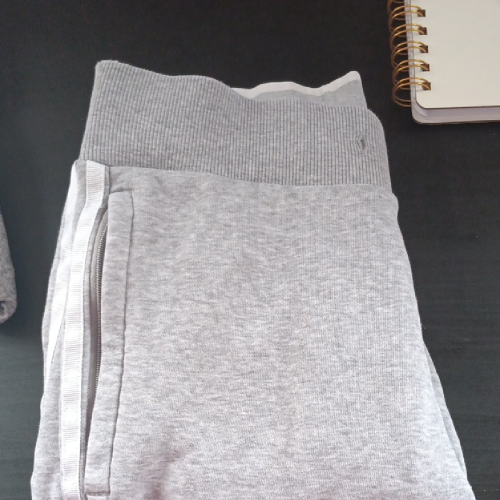 Addidas: Gray Jogger Sweatpants